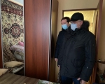 Представители руководства города поздравили ветерана с 77-ой годовщиной со дня полного снятия блокады Ленинграда