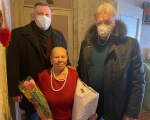 Заозерские единороссы поздравили женщин-ветеранов с 8 Марта
